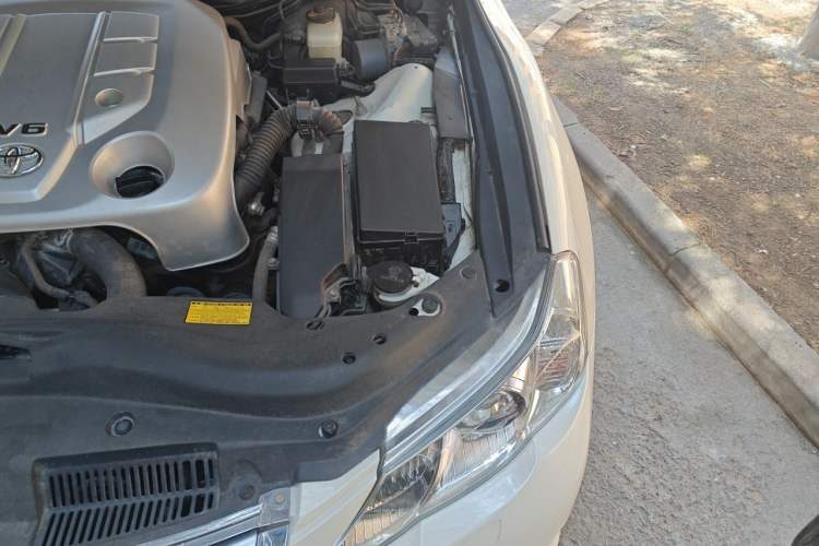 Used Toyota Reiz 2010 2.5V Fengdu Elite Edition Engine Bay Left