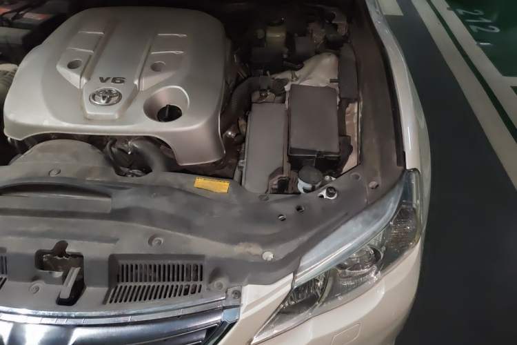 Used Toyota Reiz 2010 2.5V Fengdu Elite Edition Engine Bay Left