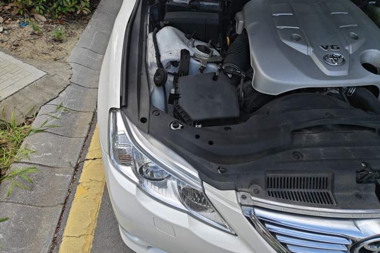 Used Toyota Reiz 2010 2.5V Fengdu Elite Edition Engine Bay Right