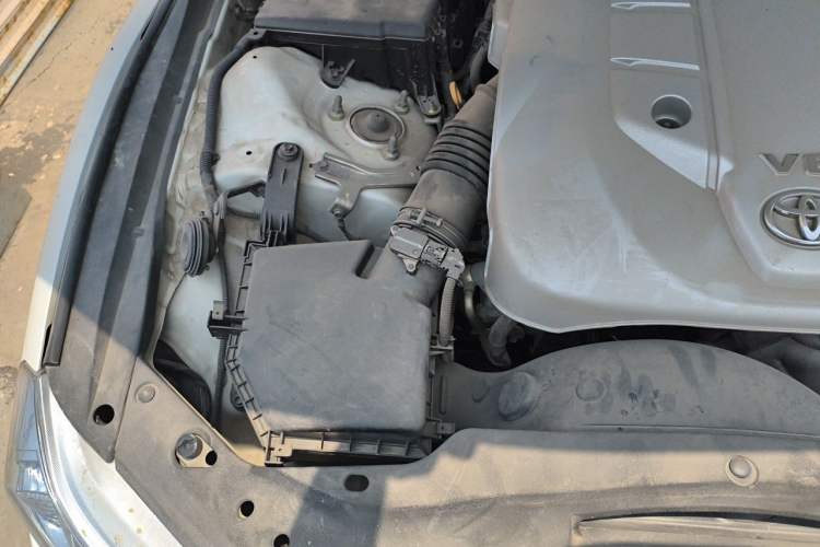 Used Toyota Reiz 2010 2.5V Fengdu Elite Edition Engine Bay Right