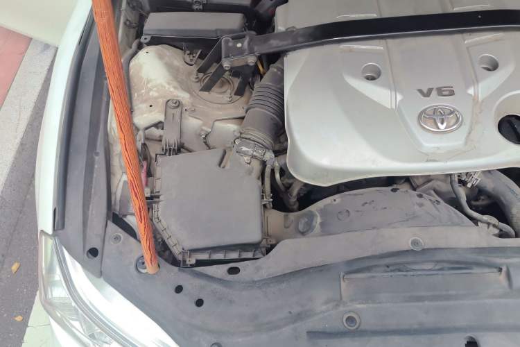 Used Toyota Reiz 2010 2.5V Fengdu Elite Edition Engine Bay Right