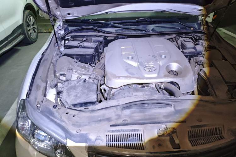 Used Toyota Reiz 2010 2.5V Fengdu Elite Edition Engine Bay Right