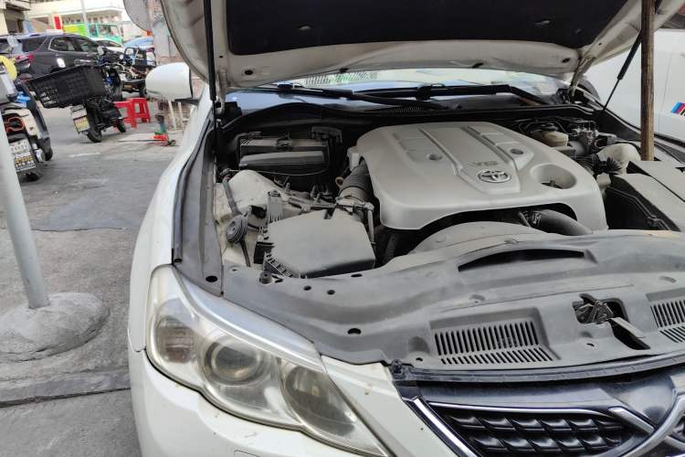 Used Toyota Reiz 2010 2.5V Fengdu Elite Edition Engine Bay Right