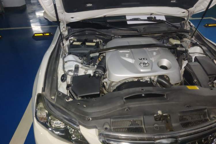 Used Toyota Reiz 2010 2.5V Fashion Elite Edition Engine Bay Right