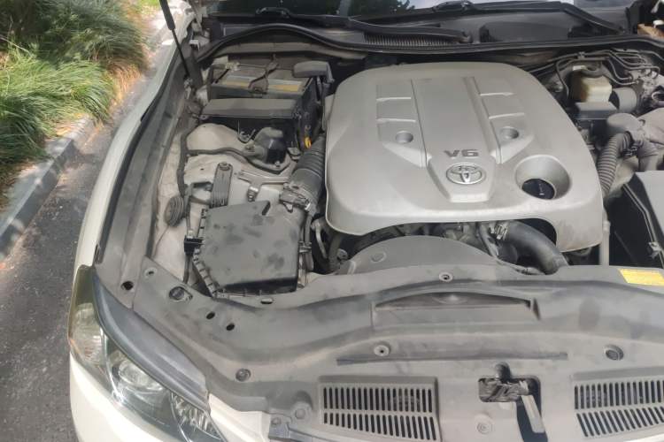 Used Toyota Reiz 2010 2.5S Fashion Elite Edition Engine Bay Right