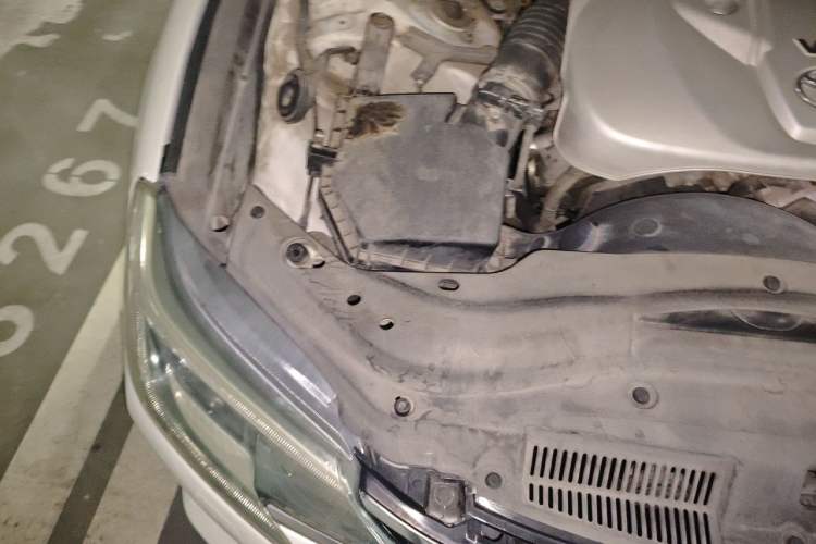 Used Toyota Reiz 2010 2.5V Fengdu Elite Edition Engine Bay Right