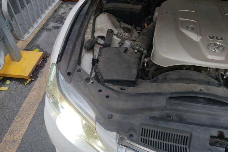 Used Toyota Reiz 2010 2.5V Fengdu Elite Edition Engine Bay Right