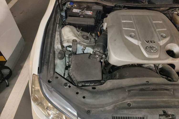 Used Toyota Reiz 2010 2.5V Fengdu Elite Edition Engine Bay Right
