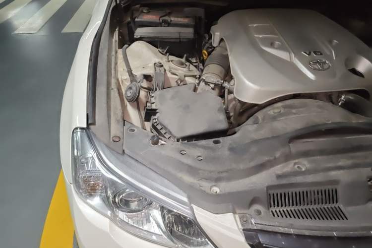Used Toyota Reiz 2010 2.5V Fengdu Elite Edition Engine Bay Right