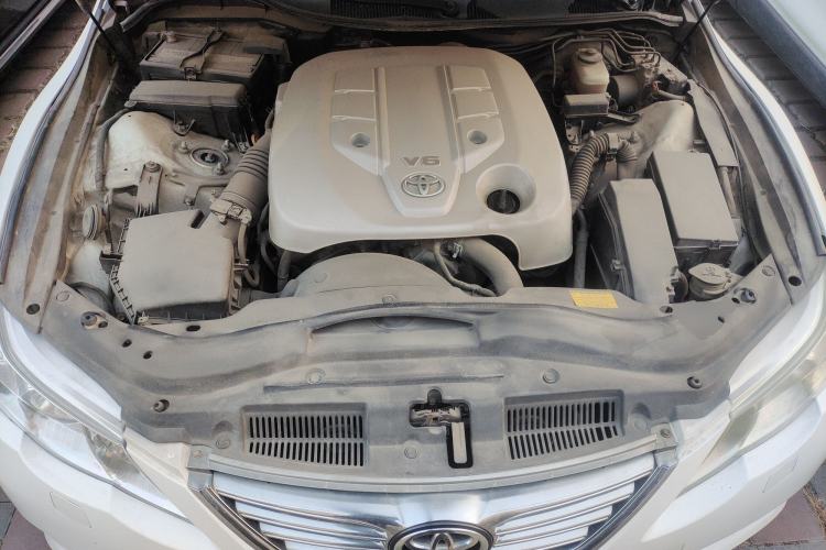 Used Toyota Reiz 2010 2.5V Fengdu Elite Edition Engine Bay