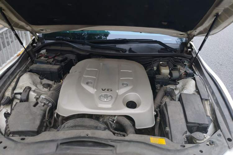 Used Toyota Reiz 2010 2.5V Fengdu Elite Edition Engine Bay