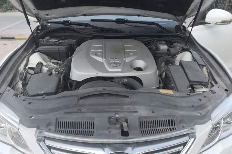 Used Toyota Reiz 2010 2.5V Fengdu Elite Edition Engine Bay