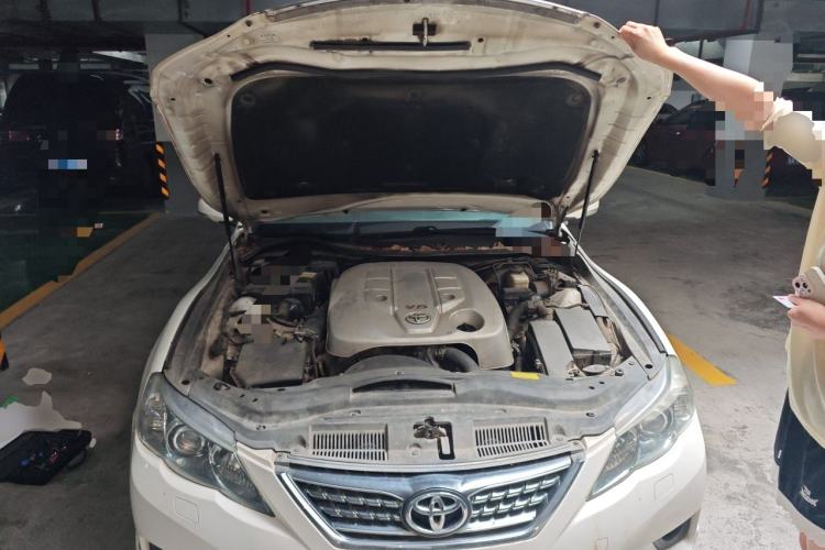 Used Toyota Reiz 2010 2.5V Fengdu Elite Edition Engine Bay