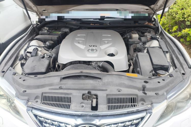 Used Toyota Reiz 2010 2.5V Fashion Elite Edition Engine Bay