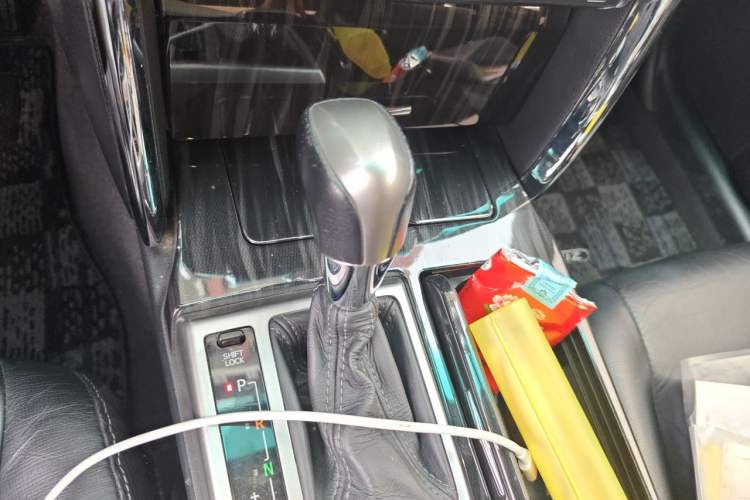 Used Toyota Reiz 2010 2.5V Fengdu Elite Edition Gear Lever