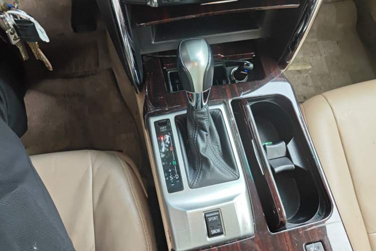Used Toyota Reiz 2010 2.5V Fengdu Elite Edition Gear Lever