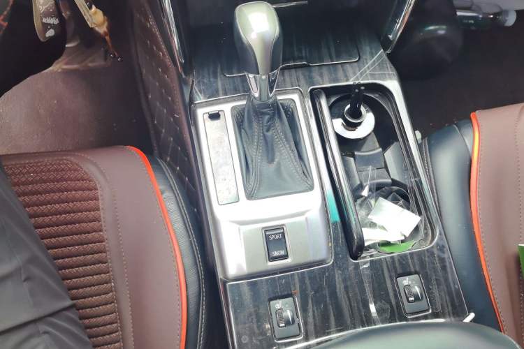 Used Toyota Reiz 2010 2.5V Fengdu Elite Edition Gear Lever