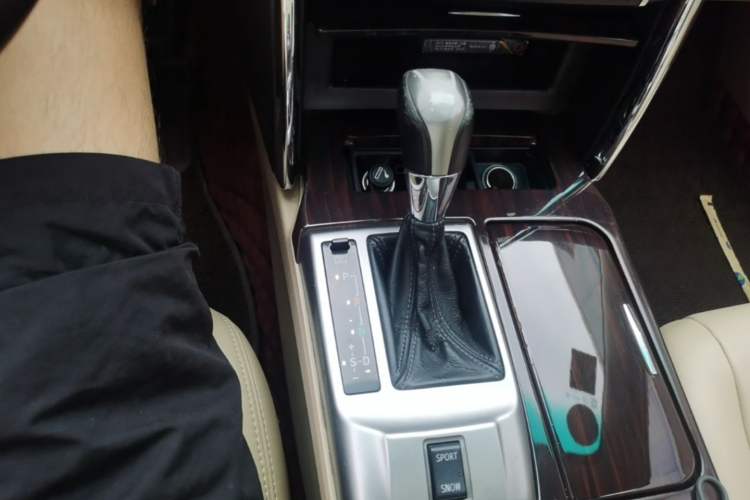 Used Toyota Reiz 2010 2.5V Fengdu Elite Edition Gear Lever