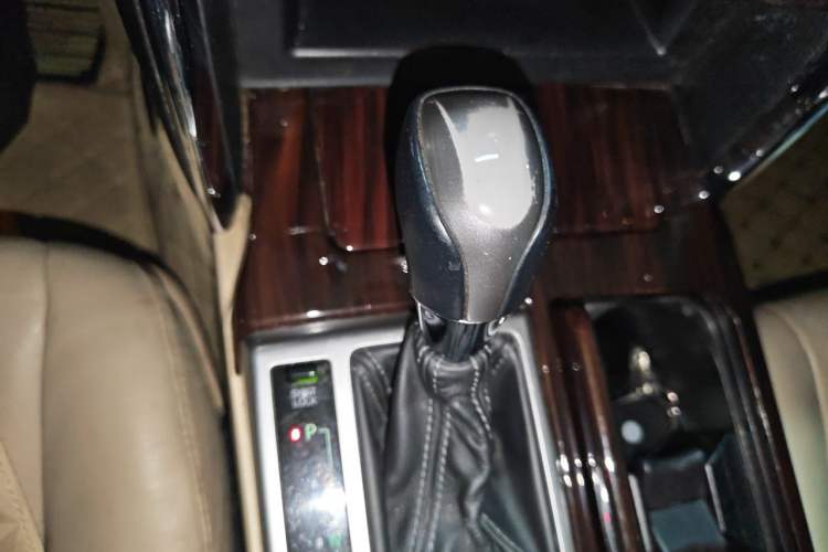 Used Toyota Reiz 2010 2.5V Fengdu Elite Edition Gear Lever