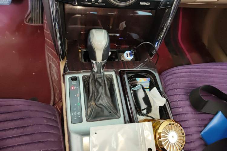 Used Toyota Reiz 2010 2.5S Fengdu Jinghua Edition Gear Lever