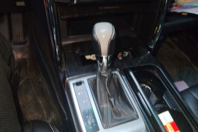 Used Toyota Reiz 2010 2.5V Fengdu Elite Edition Gear Lever
