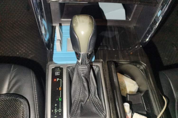 Used Toyota Reiz 2010 2.5V Fengdu Elite Edition Gear Lever