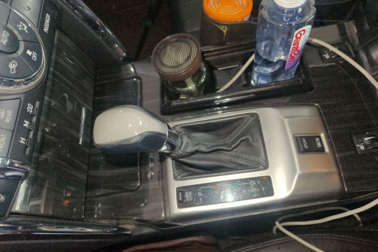 Used Toyota Reiz 2010 2.5V Fengdu Elite Edition Gear Lever