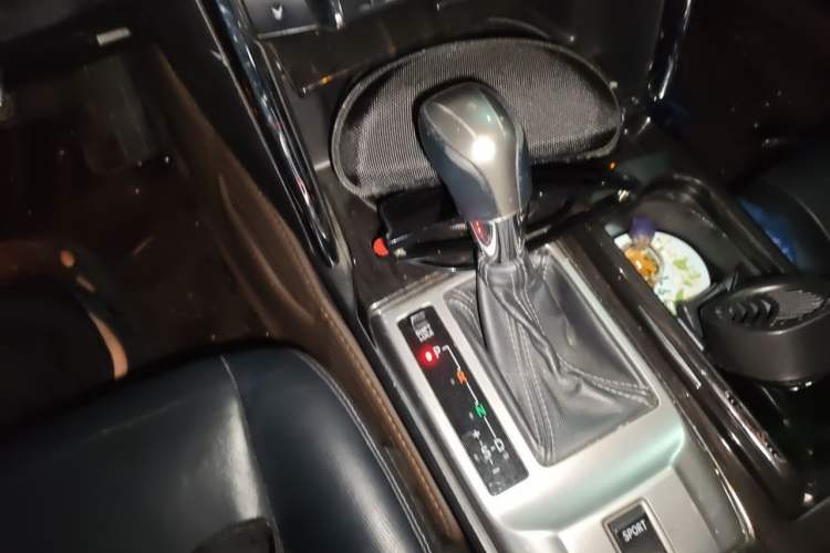 Used Toyota Reiz 2010 2.5V Fengdu Elite Edition Gear Lever