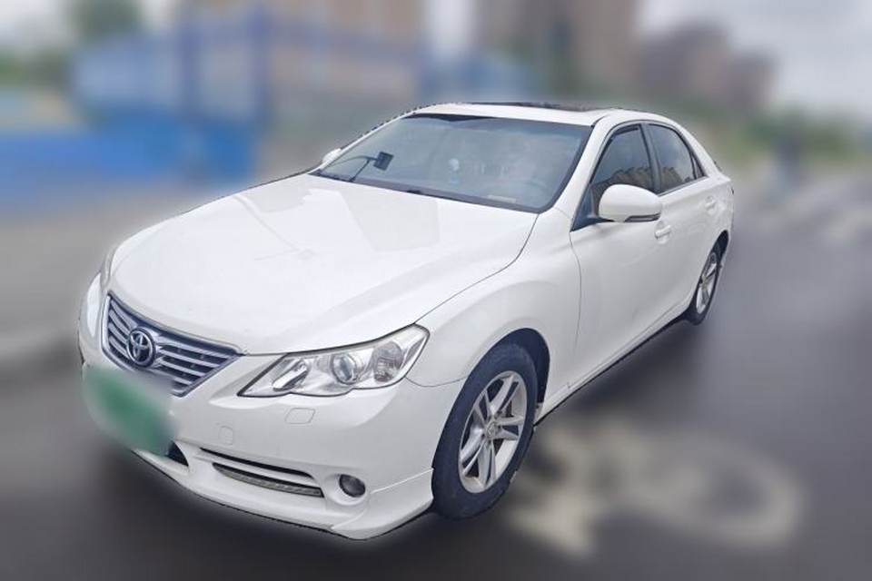 Toyota Reiz 2010