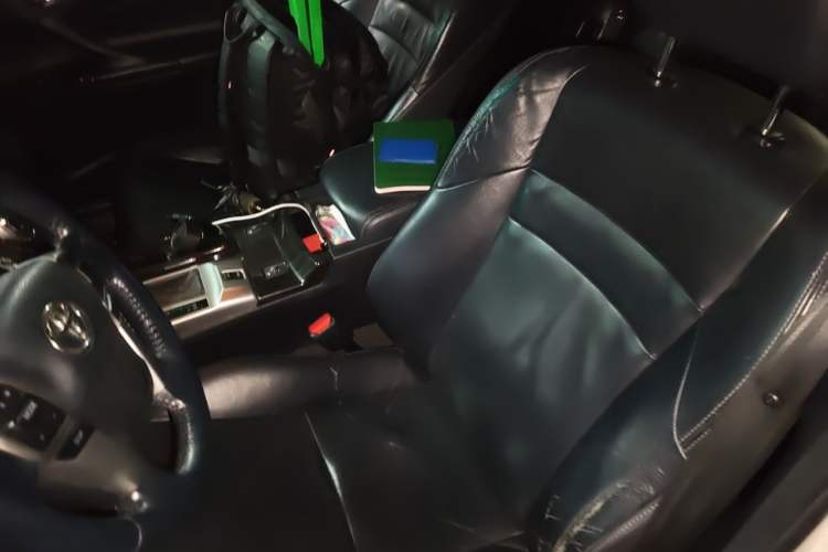 Used Toyota Reiz 2010 2.5V Fengdu Elite Edition Left Front Seat