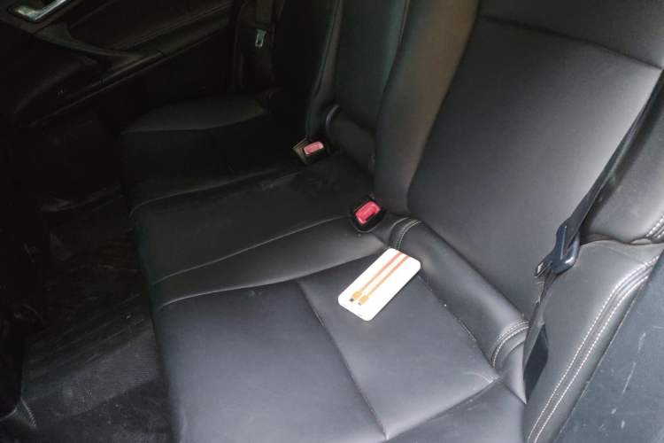 Used Toyota Reiz 2010 2.5V Fengdu Elite Edition Left Rear Seat