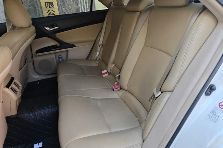 Used Toyota Reiz 2010 2.5S Fengdu Jinghua Edition Left Rear Seat