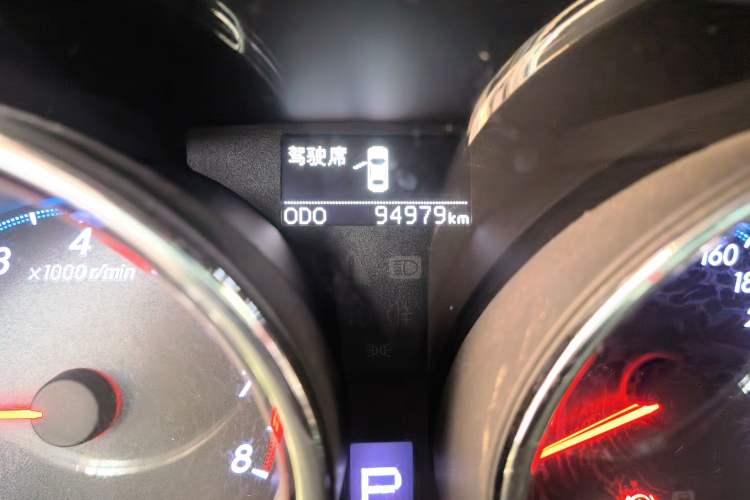 Used Toyota Reiz 2010 2.5V Fashion Elite Edition Odometer Close Up
