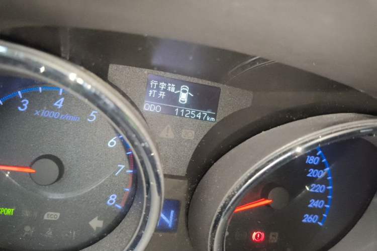 Used Toyota Reiz 2010 2.5V Fengdu Elite Edition Odometer Close Up