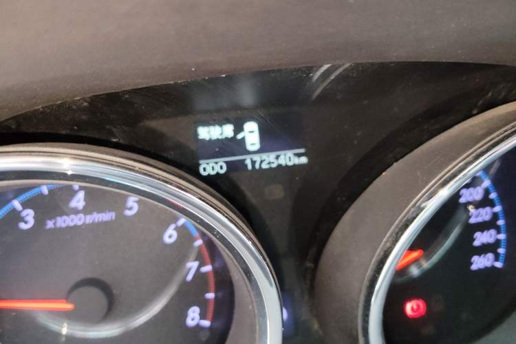 Used Toyota Reiz 2010 2.5V Fengdu Elite Edition Odometer Close Up