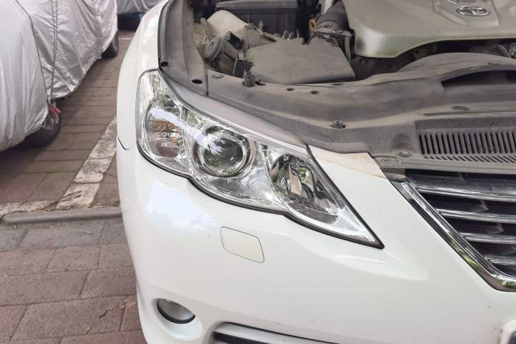 Used Toyota Reiz 2010 2.5V Fashion Elite Edition Right Front Headlight