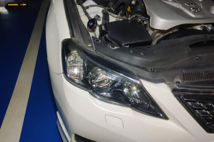 Used Toyota Reiz 2010 2.5V Fashion Elite Edition Right Front Headlight