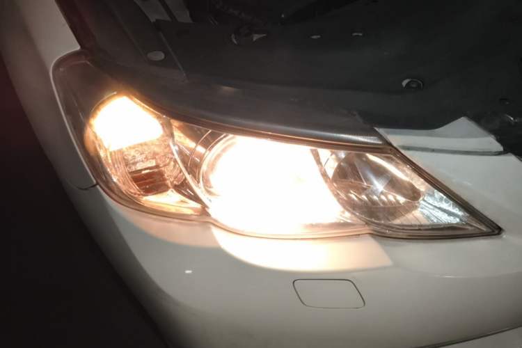 Used Toyota Reiz 2010 2.5V Fengdu Elite Edition Right Front Headlight