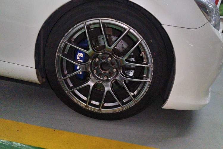 Used Toyota Reiz 2010 2.5S Fengdu Jinghua Edition Right Front Wheel Hub
