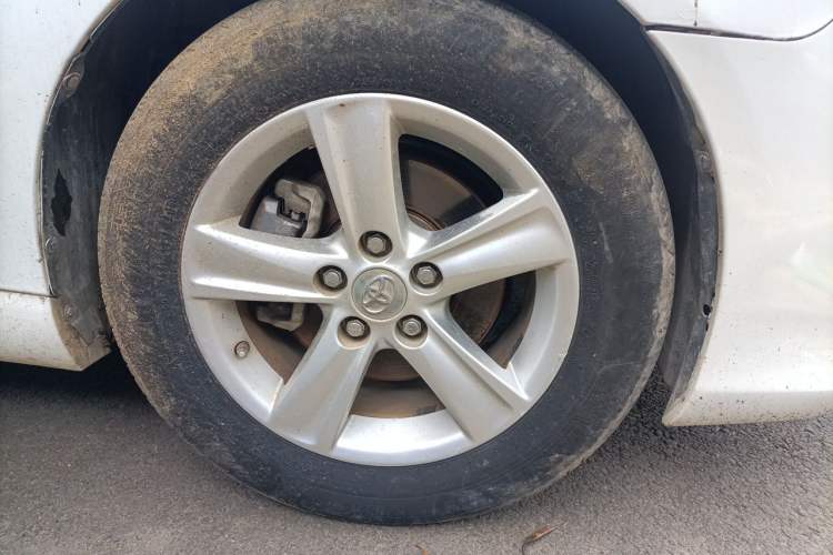Used Toyota Reiz 2010 2.5V Fengdu Elite Edition Right Front Wheel Hub