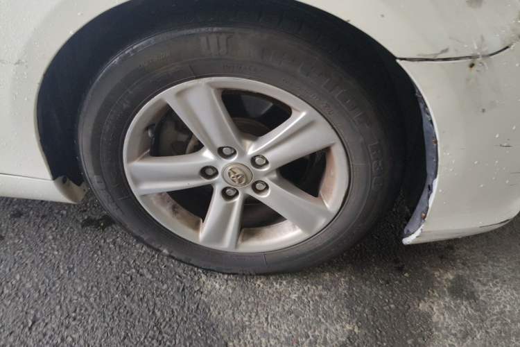 Used Toyota Reiz 2010 2.5V Fengdu Elite Edition Right Front Wheel Hub