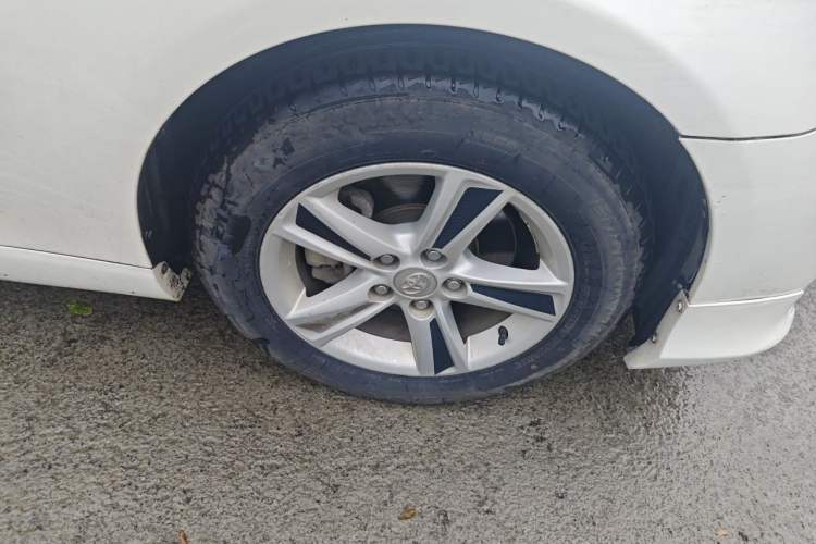 Used Toyota Reiz 2010 2.5V Fengdu Elite Edition Right Front Wheel Hub