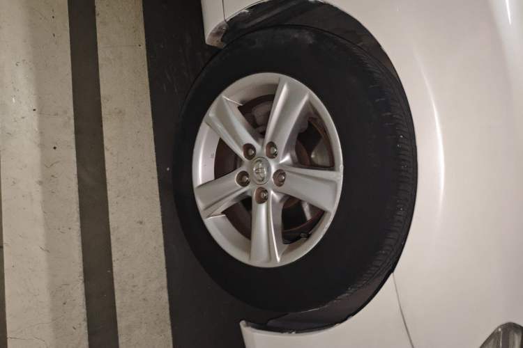 Used Toyota Reiz 2010 2.5V Fengdu Elite Edition Right Front Wheel Hub