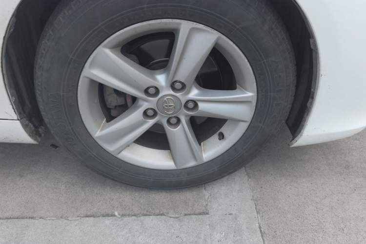 Used Toyota Reiz 2010 2.5V Fengdu Elite Edition Right Front Wheel Hub