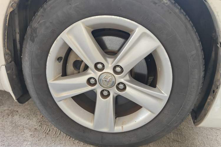 Used Toyota Reiz 2010 2.5S Fengdu Jinghua Edition Right Front Wheel Hub