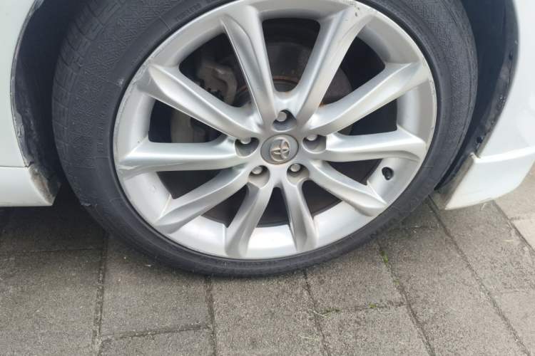 Used Toyota Reiz 2010 2.5V Fashion Elite Edition Right Front Wheel Hub