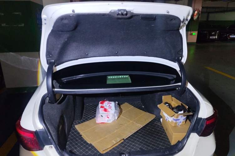 Used Toyota Reiz 2010 2.5S Fashion Elite Edition Trunk