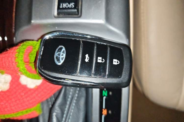 Used Toyota Reiz 2010 2.5V Fengdu Elite Edition Vehicle Key