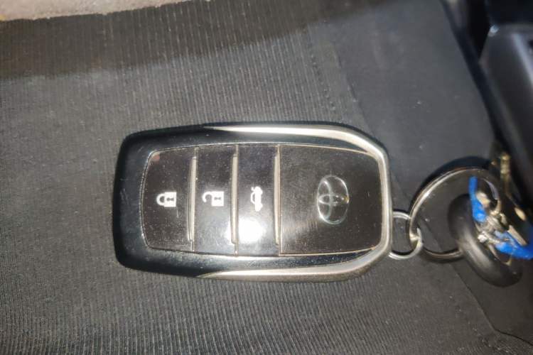 Used Toyota Reiz 2010 2.5V Fashion Elite Edition Vehicle Key
