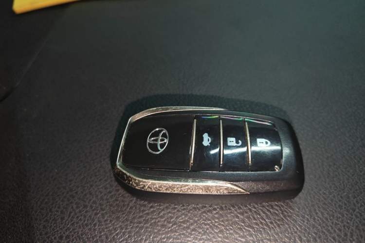Used Toyota Reiz 2010 2.5V Fengdu Elite Edition Vehicle Key